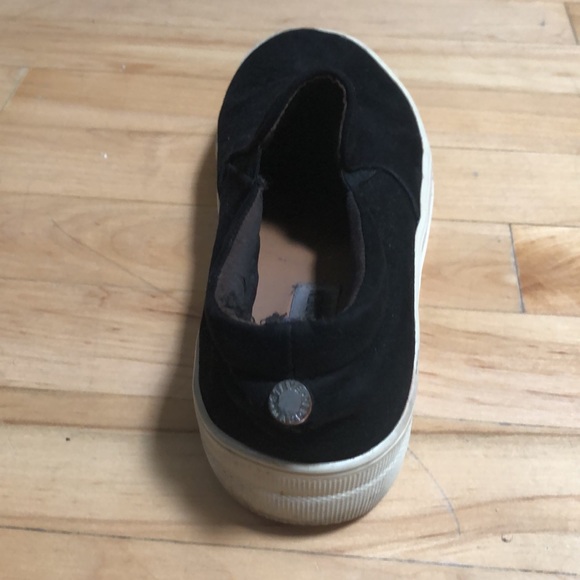 Steve Madden black slip on sneakers. Size 7.5 - Picture 3 of 4